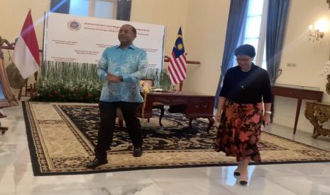 Pertemuan bilateral menteri luar negeri (Menlu) RI Retno Marsudi dan Menlu Malaysia Zambri Andul Kadir di Jakarta, Kamis (29/12/2022)