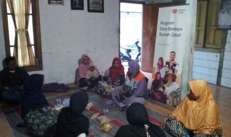 Pertemuan pendampingan usaha oleh Rumah Zakat di Desa Berdaya Sumodikaran.