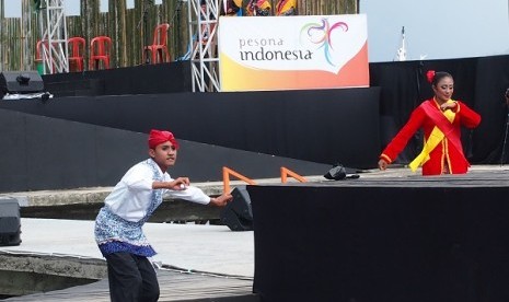 Pertunjukan Seni dan Budaya di Festival Teluk Jailolo 2016