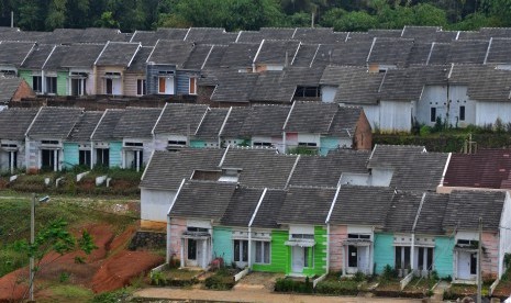 Perumahan di Singaparna, Kabupaten Tasikmalaya, Jawa Barat, Jumat (13/7).