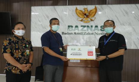 Perusahaan media, Bisnis Indonesia Group menyalurkan zakat karyawannya melalui Badan Amil Zakat Nasional (BAZNAS). Zakat sebesar Rp50 juta tersebut diserahkan langsung oleh General Manajer Media Service Bisnis Indonesia Group sekaligus Ketua BP-ZIS, Yunan Hilmi kepada Kepala Divisi CSR dan Zakat Perusahaan BAZNAS, Agus Siswanto di Kantor Pusat BAZNAS, Matraman, Jakarta Timur, Rabu (14/10).