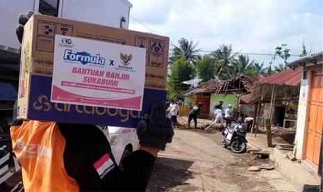 Perusahaan multinasional yang bergerak di bidang produksi makanan, minuman, perawatan tubuh, FORMULA (Orang Tua Group) menjalin kerjasama dengan Badan Amil Zakat Nasional (BAZNAS) menyalurkan bantuan berupa hygiene kit untuk korban banjir di dua kecamatan, yakni Cicurug dan Parung Kuda, Sukabumi, Jawa Barat, sejak Selasa (29/9). 