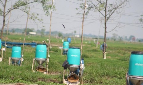 perusahaan rintisan eFishery menyebarkan 1.000 eFishery SmartFeeder ke pembudidaya ikan dan udang di seluruh Indonesia.