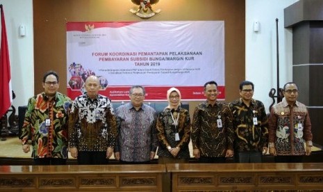 Perwakilan Bank BRI Agro usai melakukan penandatanganan kerjasama bersama Kementerian Koperasi dan UKM,