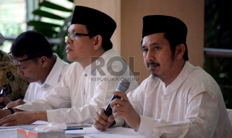 Perwakilan PP. Muhammadiyah Amirsyah Tambunan(2kiri) dan Ketua Wahdah Islamiyyah M. Zaitun Rasmin (kanan) menjadi raeasumber dalam diskusi Ramadhan di Jakarta, Selasa(23/6).