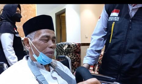 Pesan patuh menjaga kesehatan disampaikan Ngadiman bin Matsafar 61 tahun. Ngadiman tak memaksakan diri mengetahui kondisinya tidak kuat lagi ibadah sunnah Arbain. Sabtu (11/6). Ali Yusuf