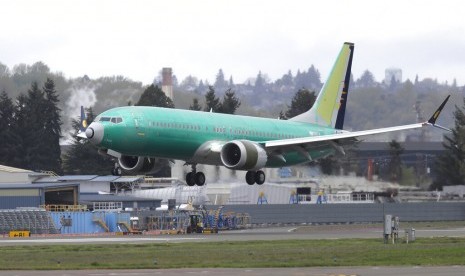 Pesawat Boeing 737 MAX 8 tengah uji terbang di lapangan udara Seattle, Amerika Serikat.