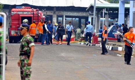 Pesawat Bravo 202 yang jatuh saat beraksi dalam acara Bandung Air Show di Lanud Husein Sastranegara,Bandung,Sabtu (29/9).