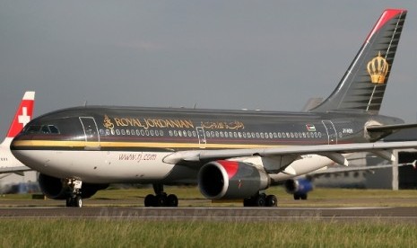 Pesawat dari maskapai penerbangan milik Yordania, Royal Jordanian.