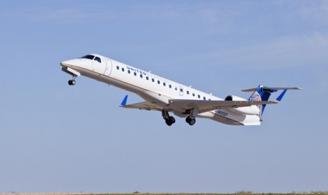 Pesawat Embraer 145