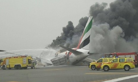 Pesawat Emirates alami kecelakaan di Bandara Dubai.