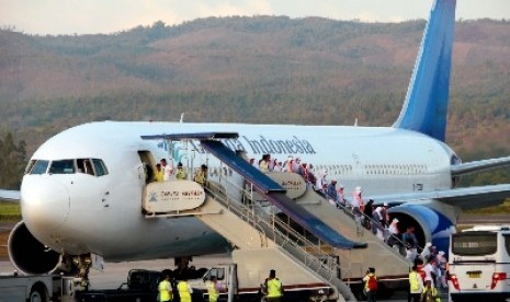 Pesawat Garuda Boeng 767-A300 yang mengangkut jamaah haji.