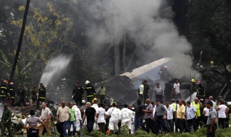 Pesawat jenis Boeing 737 milik maskapai Cubana jatuh tak lama setelah tinggal landas dari Bandara Internasional Havana, Jumat (18/5).