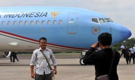 Pesawat Kepresidenan jenis Boeing Business Jet (BBJ)-2 saat tiba di Bandara Halim Perdanakusumah, Jakarta, Kamis (10/4).