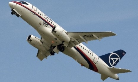 Pesawat komersil Sukhoi Super Jet 100.