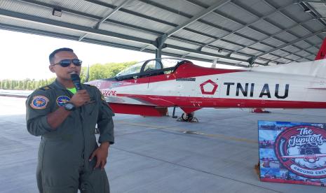 Pesawat KT-1B Wongbee, pesawat yang digunakan Tim Aerobatik Jupiter. 