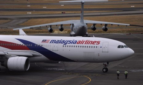 Pesawat Malaysia Airlines di Bandara Internasional Perth, Australia.