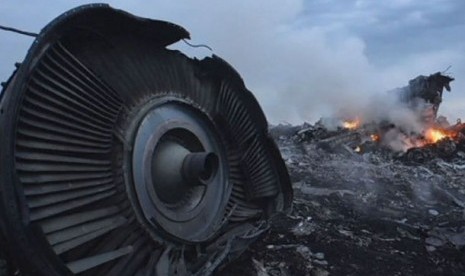 Pesawat Malaysia Airlines MH17 ditembak jatuh di wilayah udara Ukraina Timur, Juli tahun lalu. 