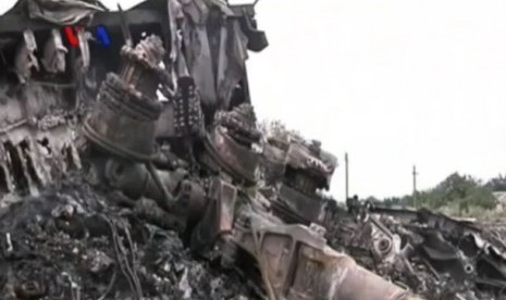 Pesawat Malaysia Airlines MH17 yang jatuh di Donestk, Ukraina.