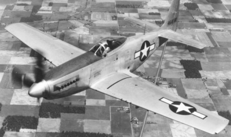 Pesawat Mustang P-51.