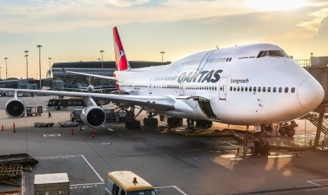 Qantas telah memperingatkan dampak keuangan yang parah karena virus corona yang berpotensi mengurangi permintaan untuk bepergian di Asia. 