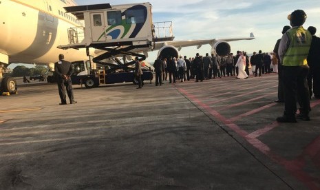 Pesawat Raja Salman mendarat di Bandara Internasional I Gusti Ngurah Rai, Sabtu (4/3) pukul 17.53 WITA 