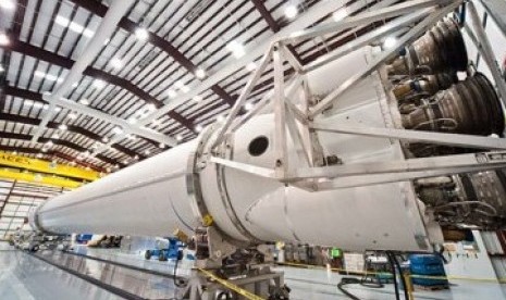 Pesawat roket SpaceX, Falcon 9