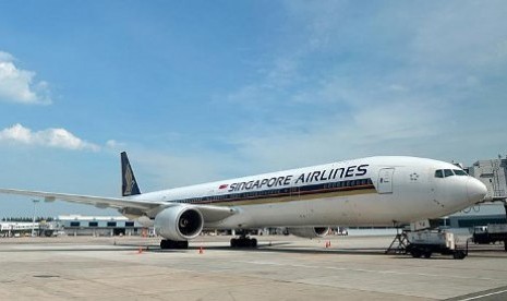 Pesawat Singapore Airlines di Terminal 2 Bandara Changi, Singpura.