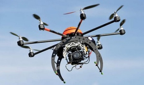 Pesawat tanpa awak (Drone). Kelompok Houthi di Yaman menyerang sebuah 