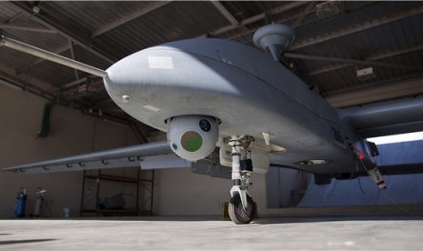 Pesawat tanpa awak (Unmanned Aerial Vehicle/UAV) Israel. 