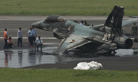 Pesawat tempur F16 dengan nomor register TS 1643 yang dipiloti oleh Letkol Pnb Firman Dwi Cahyono tersebut gagal tinggal landas (takeoff) dan terbakar sekitar pukul 08.15 WIB. 