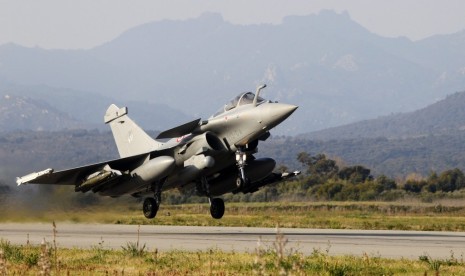 Pesawat tempur Rafale milik Prancis.