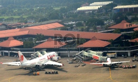 Pesawat udara terpakir di Bandara Soekarno Hatta, Tangerang, Banten, Kamis (19/3). 