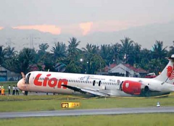 Pesawat Lion Air tergelincir