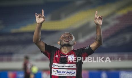 Pesepak bola Persipura Jayapura Yohanes Ferinando Pahabol.