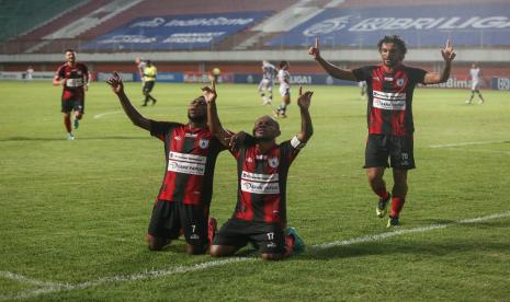 (ILUSTRASI) Pemain Persipura Jayapura melakukan selebrasi.