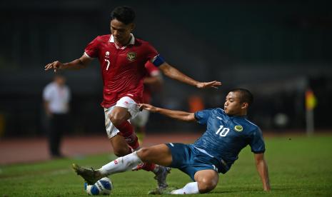 Pemain timnas Indonesia U-19 Marselino Ferdinan (kiri). 