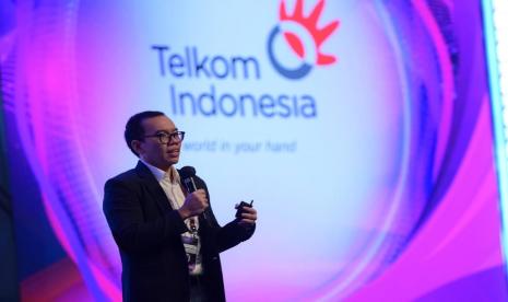 Direktur Digital Business Telkom Muhamad Fajrin Rasyid memberikan paparan terkait peran Web3 dalam mendorong transformasi digital di Indo-Pasifik serta inovasi Telkom di ranah Web3 dan teknologi block