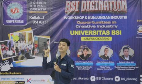 Peserta BSI Digination yang digarap oleh perusahaan startup Digital Creative Center (DCC) atau Lab AlfaOne menggandeng Kampus Digital Kreatif Universitas BSI (Bina Sarana Informatika) terlibat dalam proses pembuatan podcast, ada yang sebagai podcaster, narasumber, kameramen serta pengarah produksi.