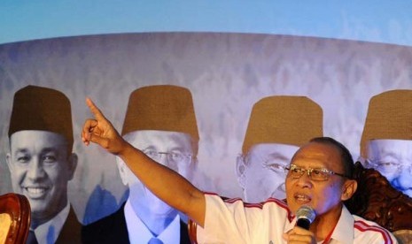 Peserta Konvensi Calon Presiden Pramono Edhie menyampaikan visi misi saat 'Meet The Press' di Sekretariat Konvensi Partai Demokrat, Jakarta, Kamis (8/1). Dalam keterangannya Pramono Edhie, Koruptor harus dimiskinkan bukan dihukum mati.