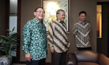 Peserta Konvensi Capres Partai Demokrat Endriartono Sutarto, Hayono Isman dan Dino Pati Djalal (dari kiri)