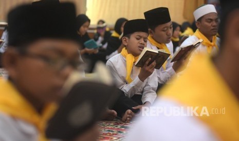 Bolehkah Mengadakan Walimah Khatam Alquran?