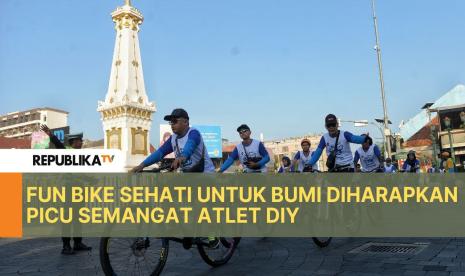 Peserta mengikuti kegiatan Fun Bike Sehati untuk Bumi Road To Pon XXI Aceh Sumut 2024 yang di gelar di Yogyakarta, Sabtu (20/7/2024). 