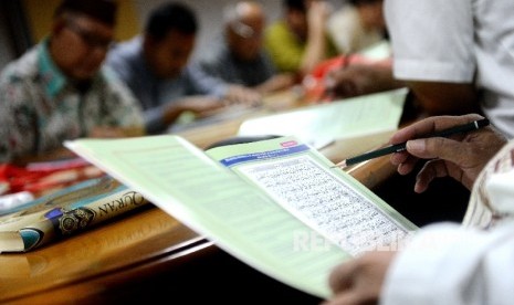 Peserta mengikuti materi pelatihan 30 menit cara cepat membaca Al Quran di Kantor Republika, Jakarta, Sabtu (3/6).