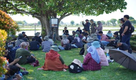 Peserta menyusuri sejarah dan tradisi Sungai Citarum di Program Cerita Citarum