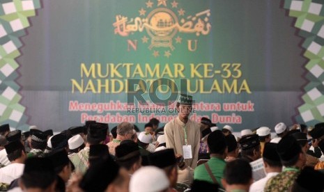  Peserta Muktamar NU ke-33 mengikuti sidang pleno III di alun-alun Jombang, Jatim, Rabu (5/8). 