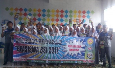 Peserta program beasiswa Universitas BSI Bandung.