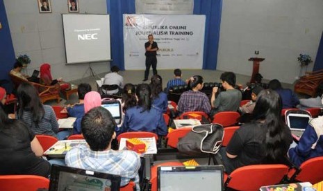 Peserta Republika Online Journalism Training di Kampus Universitas Persada Indonesia Y.A.I, Jakarta,Kamis (10/5).