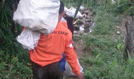 Petani di Desa Berdaya Puntukduro melakukan panen jagung, (3/3). 