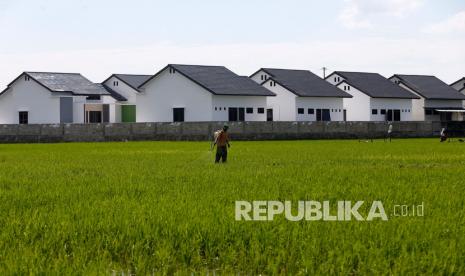 PT Sang Hyang Seri (Persero) atau SHS menggandeng Badan Usaha Milik Daerah (BUMD) DKI Jakarta PT Food Station Tjipinang Jaya (FS) melalui kerja sama penyerapan gabah. Hal ini dilakukan untuk memastikan keterserapan gabah petani dan mendukung ketersediaan stok beras nasional. 